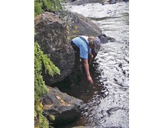 Penggunaan Water Level Data Logger di bawah Air