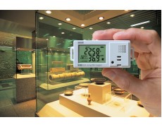 Monitoring Suhu Dan Kelembaban Pada Ruang Server Dengan HOBO Temp/RH Data Logger MX1101